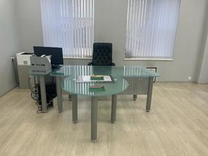 Стол руководителя в банке Авангард